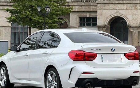 BMW 1 серия, 2022 год, 2 000 000 рублей, 3 фотография