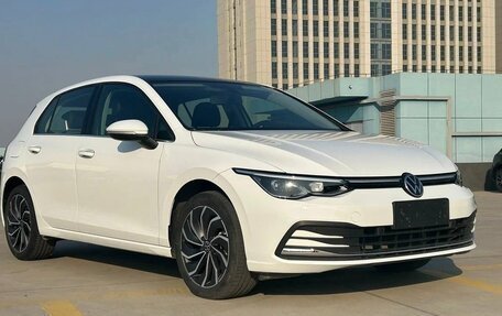 Volkswagen Golf VIII, 2022 год, 1 900 000 рублей, 3 фотография