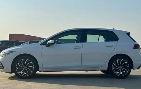 Volkswagen Golf VIII, 2022 год, 1 900 000 рублей, 4 фотография