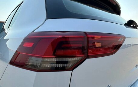 Volkswagen Golf VIII, 2022 год, 1 900 000 рублей, 9 фотография