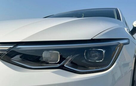 Volkswagen Golf VIII, 2022 год, 1 900 000 рублей, 13 фотография