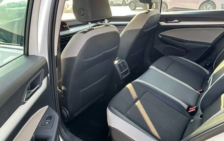 Volkswagen Golf VIII, 2022 год, 1 900 000 рублей, 18 фотография