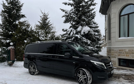 Mercedes-Benz V-Класс, 2017 год, 5 050 000 рублей, 1 фотография