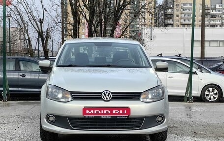 Volkswagen Polo VI (EU Market), 2011 год, 599 000 рублей, 2 фотография