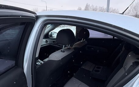 Chevrolet Cruze II, 2014 год, 800 000 рублей, 9 фотография