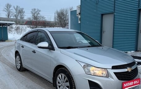 Chevrolet Cruze II, 2014 год, 800 000 рублей, 4 фотография
