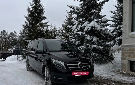 Mercedes-Benz V-Класс, 2017 год, 5 050 000 рублей, 9 фотография