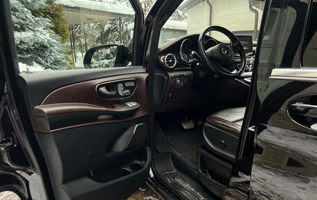 Mercedes-Benz V-Класс, 2017 год, 5 050 000 рублей, 18 фотография