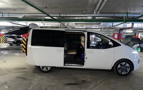 Hyundai Staria, 2024 год, 5 800 000 рублей, 7 фотография