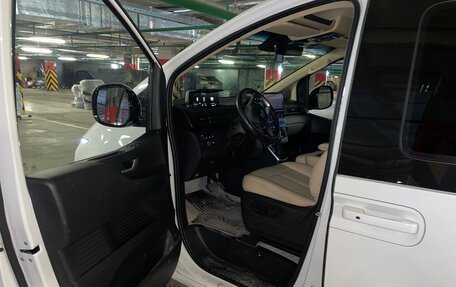 Hyundai Staria, 2024 год, 5 800 000 рублей, 13 фотография