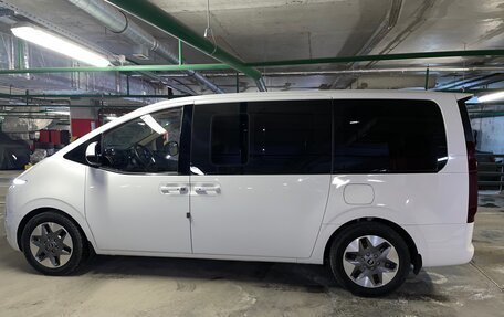 Hyundai Staria, 2024 год, 5 800 000 рублей, 24 фотография