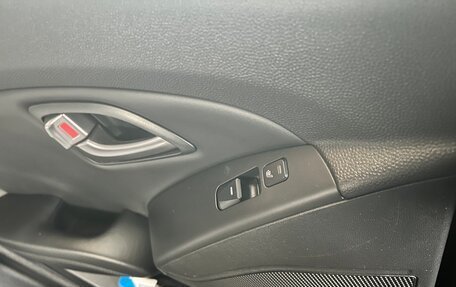 Hyundai ix35 I рестайлинг, 2014 год, 1 300 000 рублей, 25 фотография