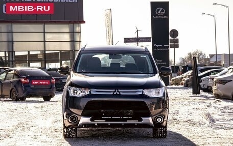 Mitsubishi Outlander III рестайлинг 3, 2014 год, 1 355 000 рублей, 2 фотография