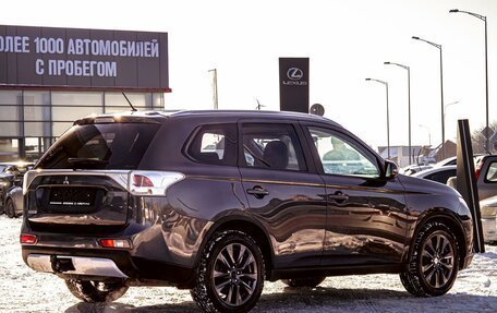 Mitsubishi Outlander III рестайлинг 3, 2014 год, 1 355 000 рублей, 6 фотография