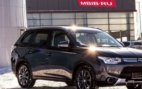 Mitsubishi Outlander III рестайлинг 3, 2014 год, 1 355 000 рублей, 7 фотография