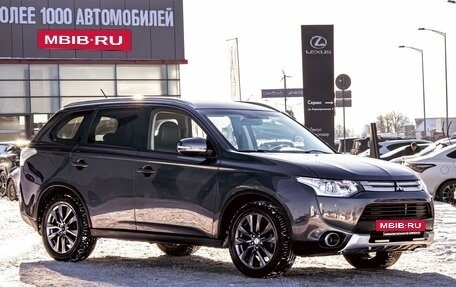 Mitsubishi Outlander III рестайлинг 3, 2014 год, 1 355 000 рублей, 3 фотография