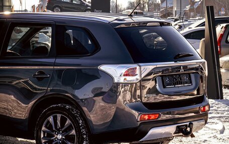 Mitsubishi Outlander III рестайлинг 3, 2014 год, 1 355 000 рублей, 10 фотография