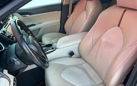 Toyota Camry, 2020 год, 3 100 000 рублей, 10 фотография