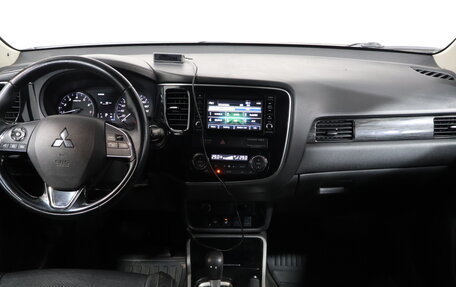 Mitsubishi Outlander III рестайлинг 3, 2017 год, 1 599 000 рублей, 7 фотография