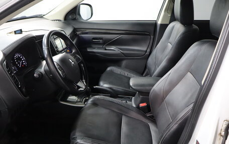 Mitsubishi Outlander III рестайлинг 3, 2017 год, 1 599 000 рублей, 8 фотография