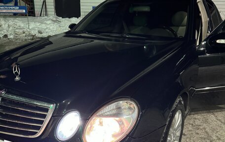 Mercedes-Benz E-Класс, 2004 год, 850 000 рублей, 6 фотография