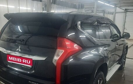 Mitsubishi Pajero Sport III рестайлинг, 2018 год, 3 150 000 рублей, 4 фотография