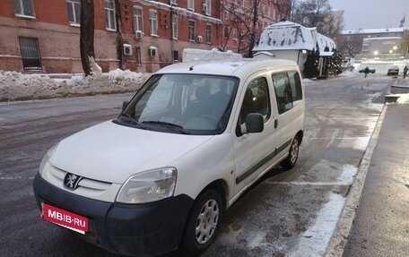 Peugeot Partner II рестайлинг 2, 2011 год, 500 000 рублей, 1 фотография