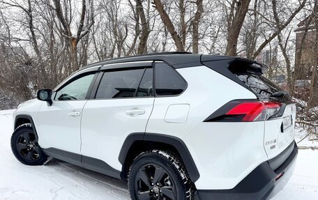 Toyota RAV4, 2021 год, 4 650 000 рублей, 2 фотография