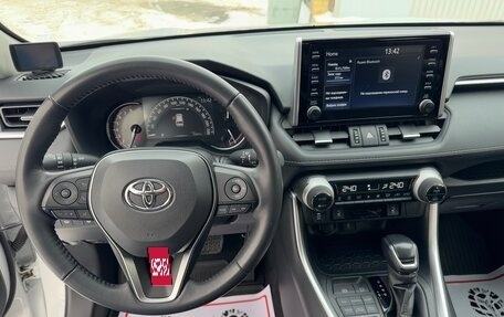 Toyota RAV4, 2021 год, 4 650 000 рублей, 4 фотография