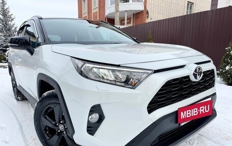 Toyota RAV4, 2021 год, 4 650 000 рублей, 14 фотография