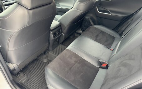 Toyota RAV4, 2021 год, 4 650 000 рублей, 21 фотография