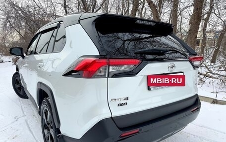 Toyota RAV4, 2021 год, 4 650 000 рублей, 15 фотография