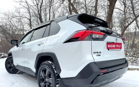 Toyota RAV4, 2021 год, 4 650 000 рублей, 31 фотография