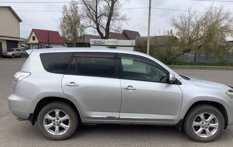 Toyota Vanguard, 2011 год, 1 650 000 рублей, 2 фотография
