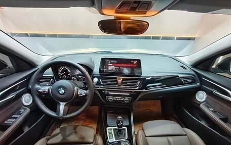 BMW 1 серия, 2023 год, 1 800 000 рублей, 7 фотография