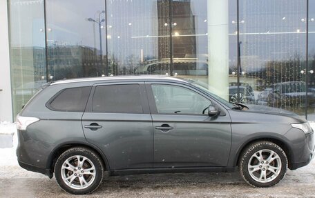 Mitsubishi Outlander III рестайлинг 3, 2014 год, 1 345 000 рублей, 5 фотография
