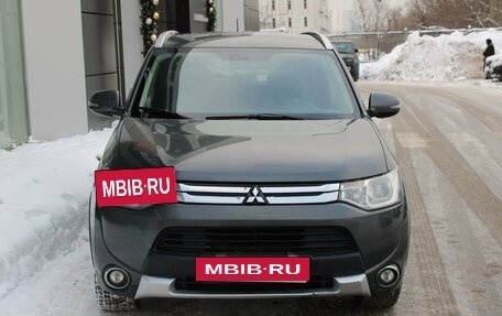 Mitsubishi Outlander III рестайлинг 3, 2014 год, 1 345 000 рублей, 3 фотография