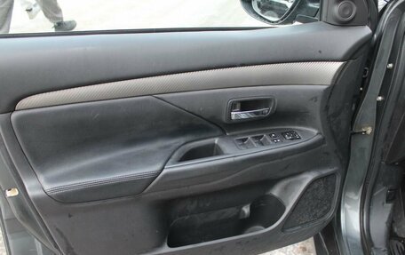 Mitsubishi Outlander III рестайлинг 3, 2014 год, 1 345 000 рублей, 11 фотография