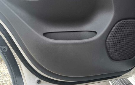 Toyota Land Cruiser Prado 120 рестайлинг, 2005 год, 2 150 000 рублей, 15 фотография