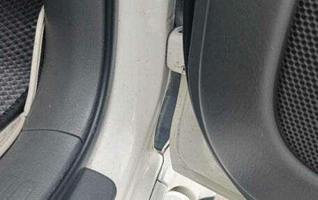 Toyota Land Cruiser Prado 120 рестайлинг, 2005 год, 2 150 000 рублей, 10 фотография