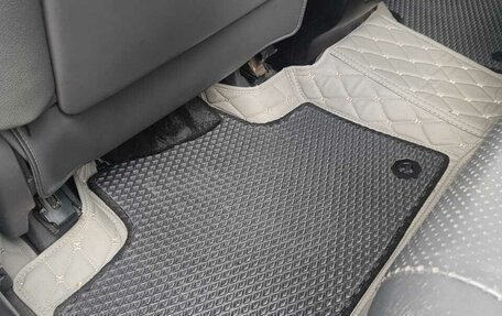 Toyota Land Cruiser Prado 120 рестайлинг, 2005 год, 2 150 000 рублей, 17 фотография