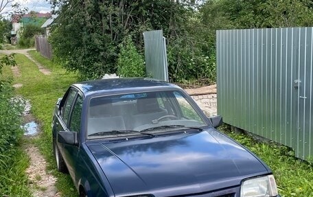 Opel Ascona C, 1988 год, 100 000 рублей, 5 фотография