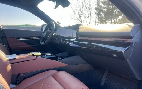 BMW 5 серия, 2024 год, 7 950 000 рублей, 15 фотография