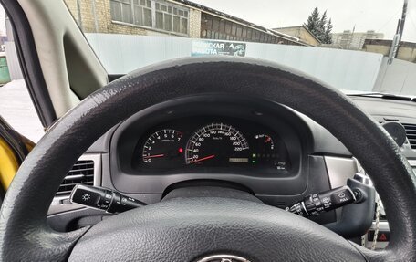 Toyota Avensis Verso I рестайлинг, 2004 год, 1 150 000 рублей, 8 фотография