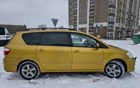 Toyota Avensis Verso I рестайлинг, 2004 год, 1 150 000 рублей, 6 фотография