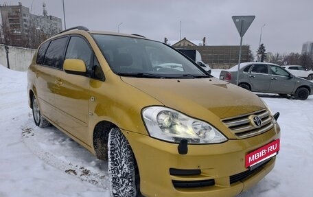 Toyota Avensis Verso I рестайлинг, 2004 год, 1 150 000 рублей, 7 фотография