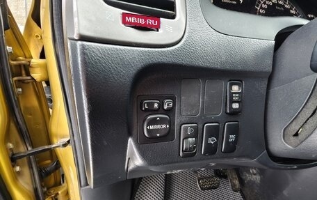 Toyota Avensis Verso I рестайлинг, 2004 год, 1 150 000 рублей, 11 фотография