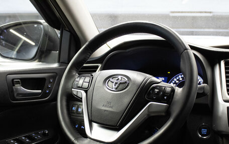 Toyota Highlander III, 2015 год, 2 579 000 рублей, 8 фотография