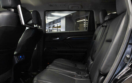 Toyota Highlander III, 2015 год, 2 579 000 рублей, 12 фотография