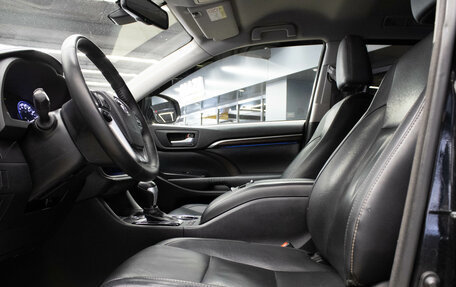 Toyota Highlander III, 2015 год, 2 579 000 рублей, 11 фотография